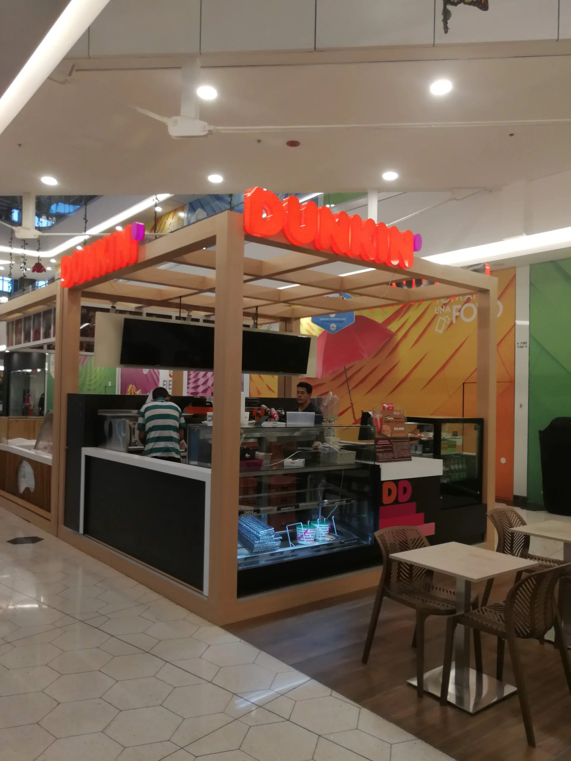 Local comercial terminado por Mobelsa